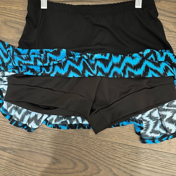 Flounce Bottom Tennis Skirt/Skort - Picture 4 of 4